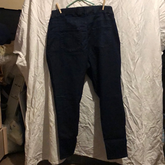 Plus size skinny jeans - Picture 2 of 6